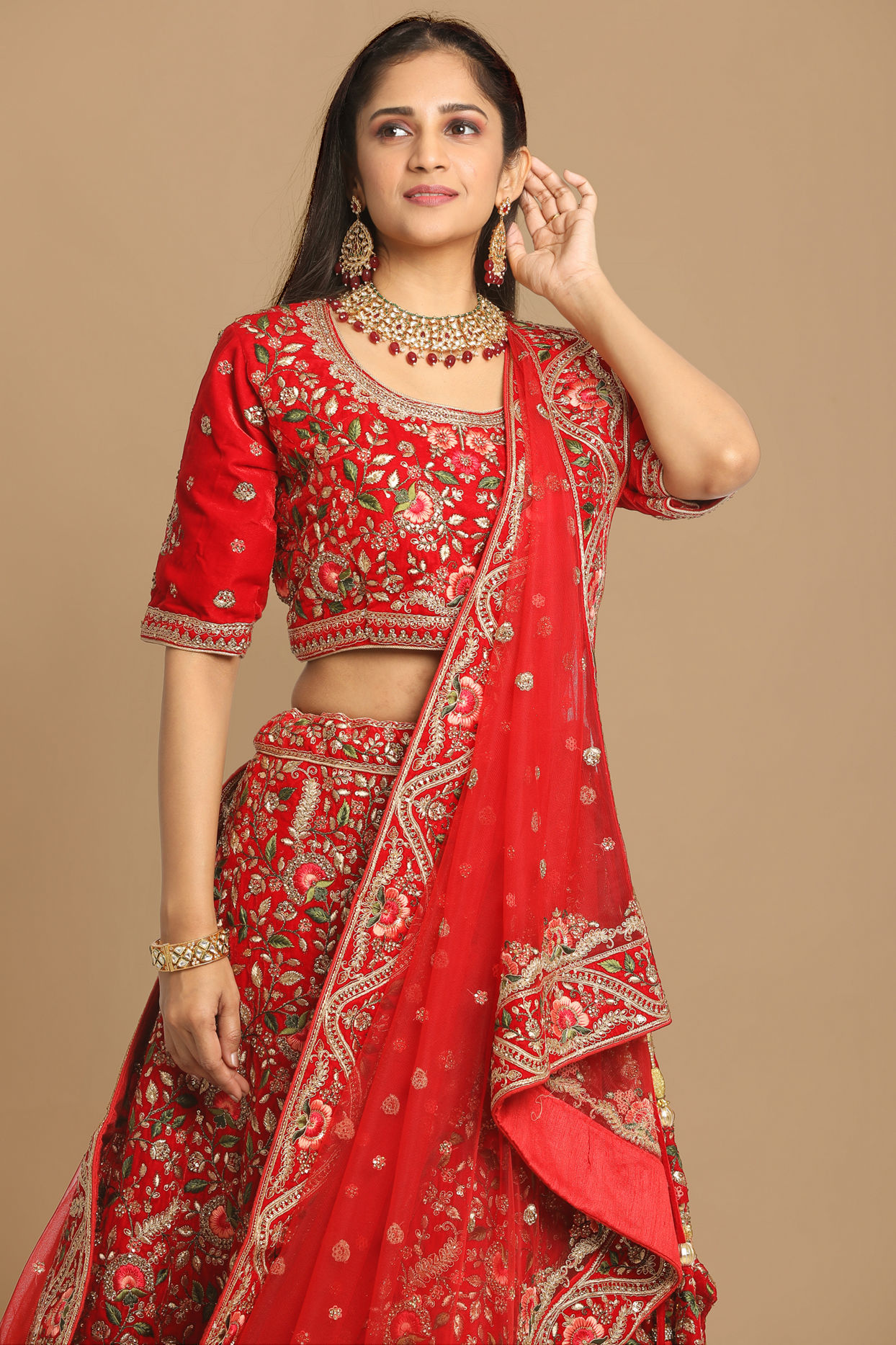 alt message - Mohey Women Red Floral Embroidered Lehenga image number 1